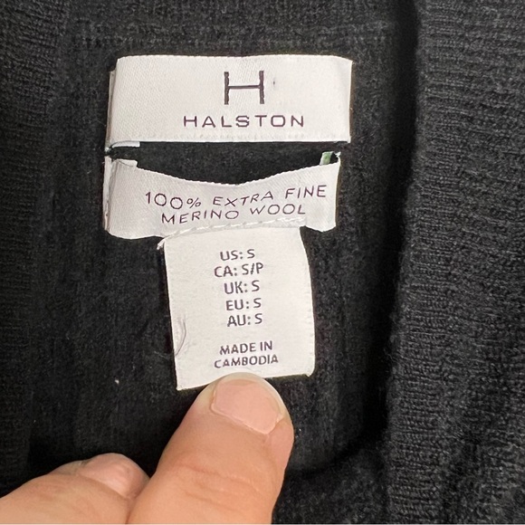 Halston black 100% extra fine Merino wool mock neck short sleeve sweater small - Picture 6 of 9